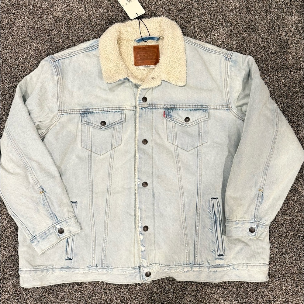 Levi's Men's Light Wash Denim Jacket with Cream Sherpa Collar